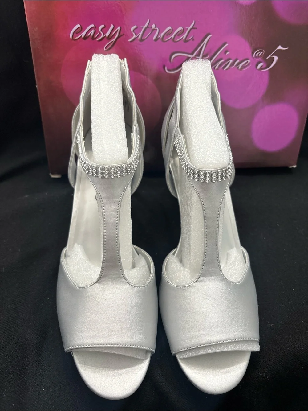 EASY STREET ALIVE AT 5 Womens Silver Rhinestone T-Strap Dress Heeled Sandal 10